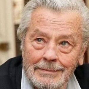 Ayşegül Aldinç Instagram - Yakışıklılık hep onun üzerinden tarif edilirdi. 
Efsaneydi.
Dünyanın en güzel adamı Alain Delon artık yok…
Toprağı bol olsun…
#AlainDelon (1935-2024)♥️🌹