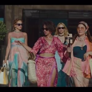 Ayşenil Şamlıoğlu Instagram - 👰🏻‍♀️💍 Dört arkadaş. Yaklaşmakta olan bir düğün. Akıllara kazınacak bir bekarlığa veda.... 
Yılın en eğlenceli filmi #GelinTakımı 18 Ekim’de sinemalarda. 🎬

@skyfilmglobal @ascturkey @a90movies @sedabakan @sebnembozoklu @ecem.erkek @nilperi @mehmet.gunsur @firatcelik @aliyoco @denizmen @dogaanbayraktar @aysenilsamlioglu @dogacananafarta @ayseninbavulu