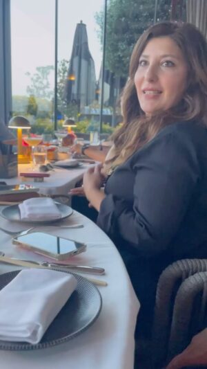 Ayşenil Şamlıoğlu Instagram - Öyle güzel insanlarla çalıştım ki,oyunculukları tartışılmaz,içleri katmerli iyi💜💖🎊❤️🧡