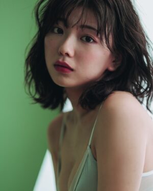 Ayu Okuma Instagram - 本日発売の「BLTMONSTER Round 2」に登場しています🌟

テーマはモンスターで、手に紫のもふもふつけたり、地球に舞い降りたモンスターを意識して表情作ったり難しかったけど、とても楽しい撮影でした🧌✨

髪も少し伸びて、今までしたことない髪型とかもしてるので是非誌面で見てみてね😀

ゲットして、感想送ってね🫶🏻