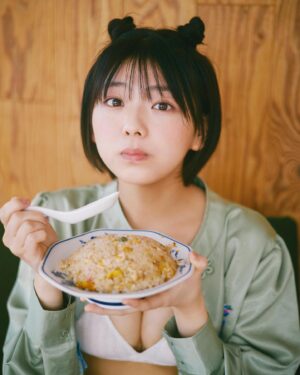 Ayu Okuma Instagram - そしてもうひとつ！
本日3月31日発売の『BUBUKA 5月号』に登場してます👾
チャイナをテーマに撮影したよ🐼
普段しない髪型もして、楽しい撮影でした〜✨
チャーハンも美味しかった☺︎
是非チェックしてみてね！