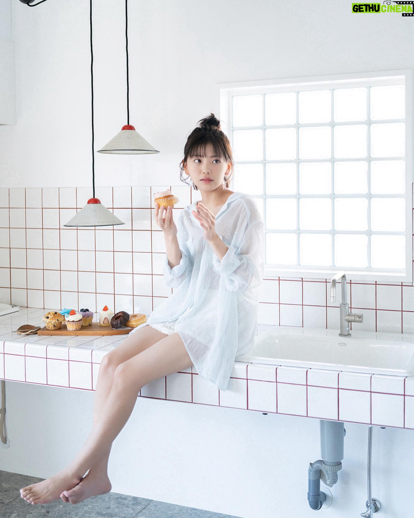 Ayu Okuma - 5.4K Likes - 本日発売の、双葉社「EX大衆」2023年12月号に掲載していただいてます!可愛いスイーツに囲まれての撮影ですごく楽しかった✨
お気に入りのカットたくさんなのでぜひゲットしてね♡
カメラマン:藤本和典さん
スタイリスト:菅晴子さん
ヘアメイク:新井祐美子さん