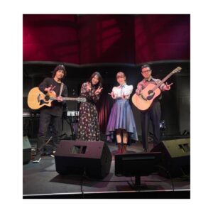 Azumi Waki Instagram - 【アコースティックライブ】
*
*
ありがとうございました😊🎵
とっても楽しかったよ！
しっとり歌うの好きだな〜〜！！！
*
*
お花や差し入れありがとうございます！
台風直撃だったのに来てくれてありがとう🥲
*
*
11月30日にコンセプトアルバムの発売、
来年2月11日には2ndライブも発表されました🌸
こちらもよろしくお願いいたします！♪