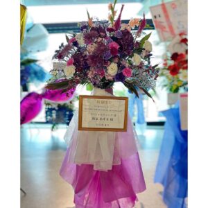Azumi Waki Instagram - ウマ娘5th EVENT in 名古屋
*
*
*
ご来場いただいた皆様、配信を観てくださった皆様
ありがとうございました🍎
初の名古屋でのライブ！
久しぶりにウマ娘でのコールも聴けて！
たーのしかった！！
*
*
今回は『黄金世代』で何かをする事が多くて、
同世代のみんなと一緒にたくさんのステージに立てて
改めてみんなの事が大好きになりました🌸
いつか全員でステージに立てるといいなぁ〜！！
*
*
フラワースタンドもありがとー！！🌻
イラストも最高に可愛いし、
スペちゃんカラーのお花もとっても綺麗！
いつも応援してくれてありがとうねっ！⸜(๑’ᵕ’๑)⸝
*
*
個人的にはNEXT FRONTIERが歌いたかったのでスペちゃんで熱い曲を歌えて嬉しかったです🌟