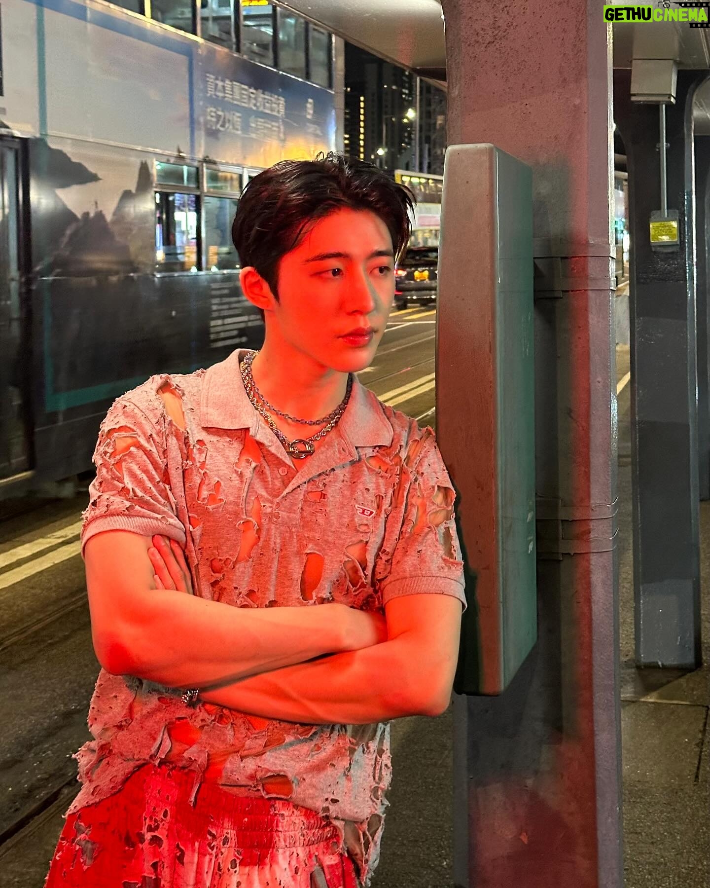 B.I - 662.6K Likes - @esquire.korea