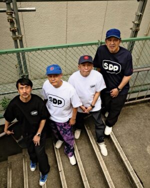 BOSE Instagram - 新しいデザインのTシャツやパーカーを作りました。プロフィールのリンクから飛べますし、すぐ買えます。ライブに着てきたりすると、映えますし、萌えます。
#スチャダラパー