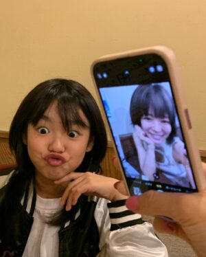 BOSE Instagram - 11歳の誕生日は、アニメイトで豪遊からの定食屋しゃもじでパーティというパーフェクトな流れ。
顔も身長も、あさちゃんとのシンクロ率がかなり高くなっている笑
#すとぷり
#定食屋しゃもじ
#アニメイト