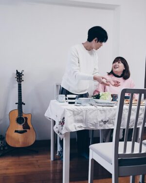 BabyJohn Choi Instagram - 新訪問！
一直我都想做一個可以深入分享個人看法同埋價值觀嘅訪問。
所以最近我所接受嘅訪問都係同文化有關，需要用上一啲時間去慢慢醞釀出嚟嘅。
呢個我認為係咁多年嚟做過嘅訪問入面，我覺得寫得最好嘅一篇！
訪問過程舒適，我哋透過一齊食一餐家常便飯，當中閒話家常式對話將個人看法同埋分享內容滲透出來，而我深信訪問者之後係要用長時間去思考及重新整理，找出骨幹再舖敍。

好喜歡你的文字，有種在聽爵士音樂的感覺。 
多謝你嘅訪問同埋細心去嘗試了解這個「我」。 @chan_kit 

多謝我嘅另一半同我一齊經歷呢個訪問，一齊進入呢個飯局。

希望你哋都細閱呢個訪問，同我一齊食呢餐「家常便飯」。

訪問連結：https://www.andthen.hk/learn/88834_babyjohn-沏茶十年-初心仍在路上/