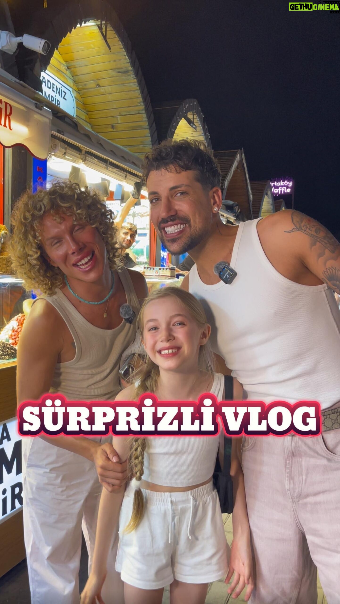 Bade Arazlı - 7.9K Likes - SÜRPRİZLİ VLOG 🎉
Röportaj için Nurcin Ergin’e teşekkür ederim, tamamını motherslifemagazine.com ‘dan okuyabilirsiniz 💖✨
#reklam #tanıtım #işbirliği

#badearazlı #kerimcandurmaz #sametlicina #benimlebirgün #çocukoyuncu #oyuncu #röportaj #yeniproje #müzegezisi #sakıpsabancımüzesi #ortaköy #bebek #tiktok #çakal #reklamfilmi #cocukmodel #türkoyuncu #manken