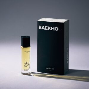 Baekho Instagram - BAEKHOㅣMaison 21G
come BAEKHOme (Eau De Parfum 30ml)
특별한 12번째 생일, come BAEKHOme 향수 제작기 
@maison21g_kr

2024.07.05 (금) 12:00PM OPEN 
#백호 #BAEKHO #comeBAEKHOme 
#메종21G #Maison21G #ad