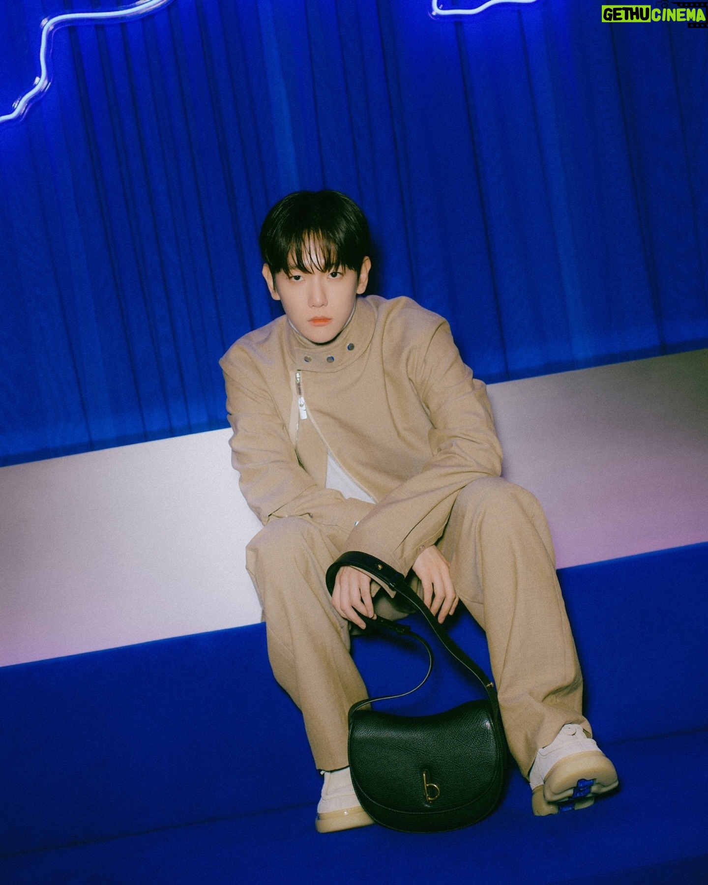 Baekhyun - 587.1K Likes - at the Burberry Knight Bar❤️🔥
@Burberry
#Burberry