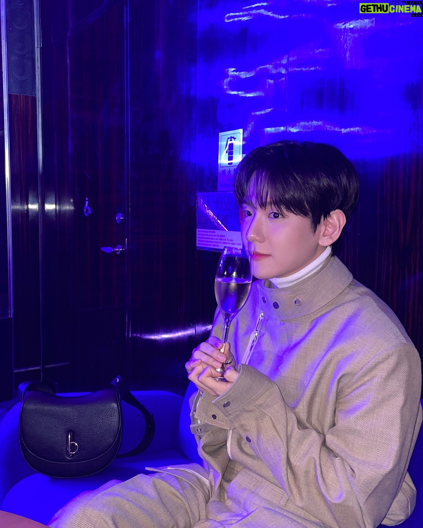 Baekhyun - 825.1K Likes - #burberry #광고 @burberry