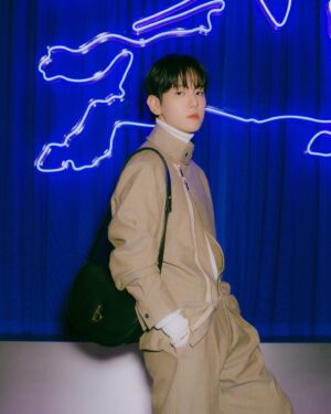Baekhyun Instagram - at the Burberry Knight Bar❤️‍🔥
@Burberry
#Burberry