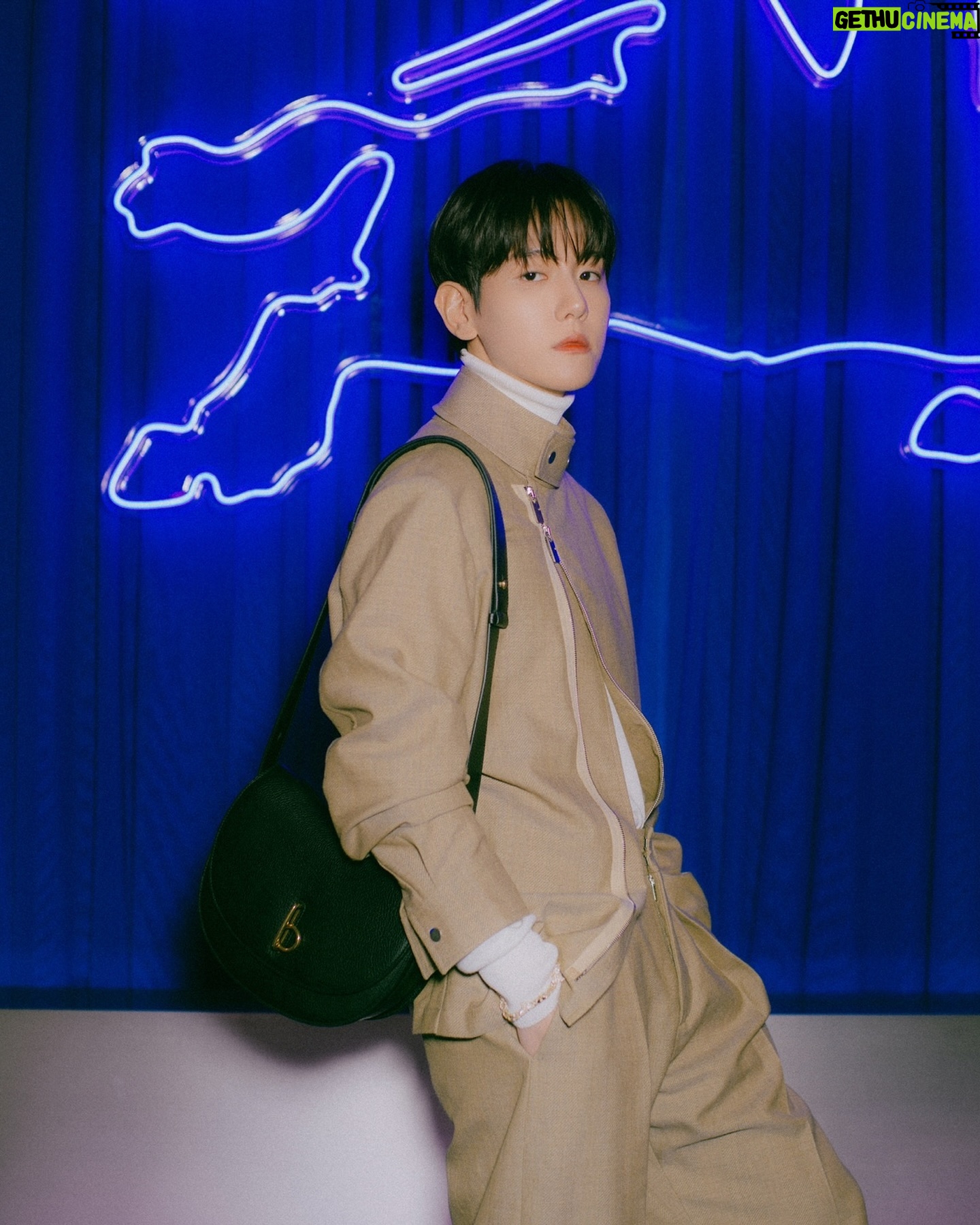 Baekhyun - 587.1K Likes - at the Burberry Knight Bar❤️🔥
@Burberry
#Burberry