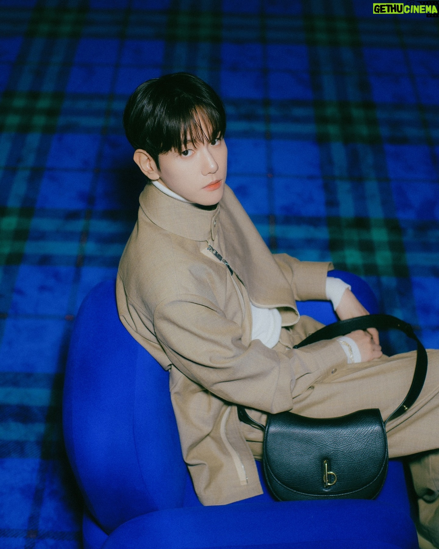 Baekhyun - 587.1K Likes - at the Burberry Knight Bar❤️🔥
@Burberry
#Burberry