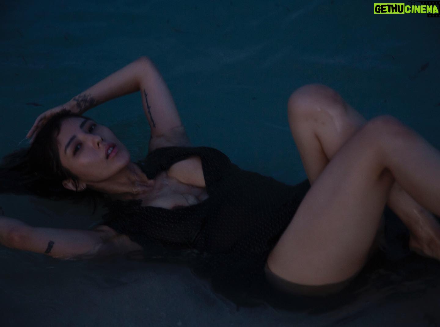 Bambi Watanabe - 5.1K Likes - 約10日間のアンディとの写真展【Siren】大盛況で終わることができました。来てくださったみなさま、ドレラの皆さま、アンディ、シェーン、よしさん、アーロンとにかくみんな本当にありがとうございました❤️🔥
びっくらぶを!❤️🔥
ありがたいことに作品集海外からのオンライン注文も多く、
引き続きドレラのオンラインサイトでもご購入可能になっております。
Tシャツの方も売ってるので是非この機会にゲットしてね🫶🏼
リンクは私のプロフィールのDrella Shopから飛べます🕊