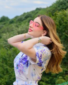 Actress Ban Adnan HD Instagram Photos and Wallpapers August 2024