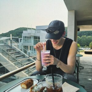 Bang Chan Instagram - 😎
#STAY
