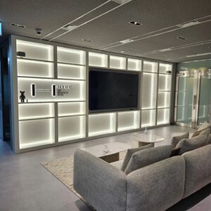 Bang Si-hyuk Instagram - Congrats on the new office! It's been 4 years. Wish you good luck! 新しいオフィス入居おめでとうございます #HYBE #HBJ