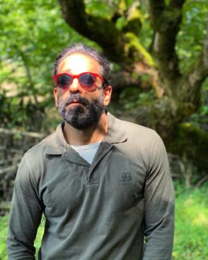 Banipal Shoomoon Instagram - سرگرد کاوه کیهان
.
سریال نوار زرد۲ 
پخش از امشب ساعت ۲۱:۳۰ 
شبکه ۲
کارگردان:سروش محمدزاده
نویسنده:کریم لک‌زاده
تهیه کننده:محمدرضا شفیعی
عکس از: @roozbehkhanzadeh 
#بانیپال_شومون #سریال #نوارزرد #نوارزرد۲ #بازیگر #سرگرد #پلیس #جرم #قتل #جنایت #هنر #زندگی #ایران #banipal #banipalshoomoon #actor #art#instagram #instagood #instalike #instadaily #explore #series #art #photooftheday #life #lifestyle #movie