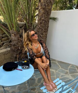 Bárbara Parada Instagram - My lil spot for this week🙂‍↕️