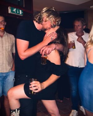 Barbara Sloesen Instagram - “Mag het nog heel lang nu zijn?” Wat een heerlijke avond was dit. Als Nu Nu Is al geluisterd?