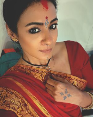 Barkha Bisht Sengupta Instagram - Acting is magical …. Change your look and attitude and you can be anyone ! 

#characters #reeltoreal #actorslife