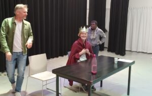 Barry Atsma Instagram - Vanmiddag met heel veel plezier een workshop gegeven bij theatergroep Flexibel in Purmerend bij Cultuurhuis Wherelant. Wat een getalenteerde kanjers 🎭⭐️ ❤️