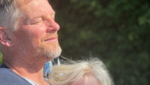 Barry Atsma Instagram - Lekker wakker worden zo #noorwegen ❤️ #gefeliciteerdmetdezedag🤪#kamperen