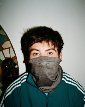 Barry Keoghan Instagram - Smile!! 🐺☘️