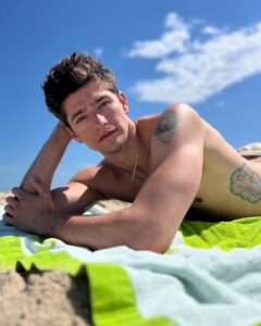 Actor Barton Cowperthwaite HD Instagram Photos and Wallpapers August 2024