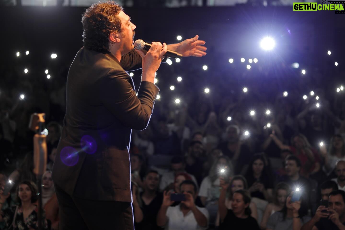 Bayhan - 12.1K Likes - İzmir deki ilk konserim harikaydı her şey ve tekrar buluşacağız, sevgiler…
07.06.2024