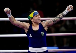 Beatriz Ferreira Instagram - Muito feliz de começar os Jogos Olímpicos com uma vitória, seguimos com tudo. Vamos! 💛💚

Foto: Alexandre Loureiro-COB

#BiaFerreira #TheBeast #JogosOlímpicos #Paris2024 #Brasil #TorcidaTheBeast