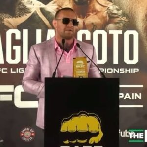 Bec Rawlings Instagram - 🏆 It means a lot to have @thenotoriousmma support, he has always had my back & i am confident he will take @bareknucklefc to a whole new level 👏🏻 exciting times ahead ❤️ ☘️