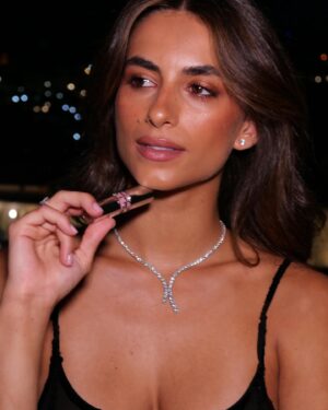 Begoña Vargas Instagram - Una noche que no olvidaré jamás, gracias a @socialfestival por este primer premio de mi vida, tengo el corazón llenito de amor 🖤🇮🇹

@yslbeauty #yslbeauty #makeupLook @ines.castanos 
@sebastianproes