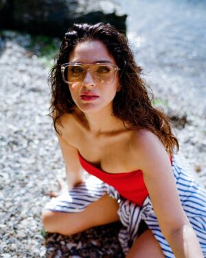 Begüm Akkaya Instagram - @hm #hmxme 🪭
Fotoğraf @idilsezgin 
Moda editörü/Stylist @nihanenn 
Saç&Makyaj @filizsekers
Prodüksiyon yöneticisi @tanyagamzee
