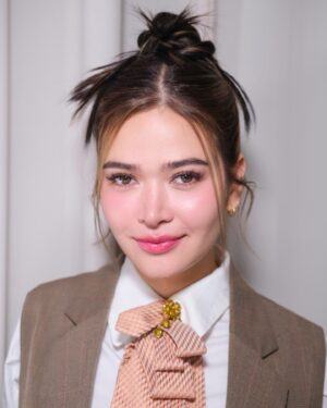 Bela Padilla Instagram - Get ready to blush with me 💕

Follow @bela.bybela for more updates!