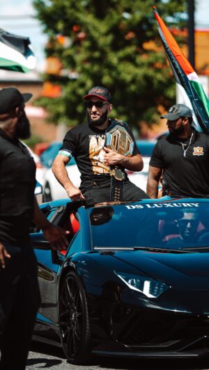 Belal Muhammad Instagram - An unforgettable day with my hometown. Chicago, you’re the real MVP 🏆