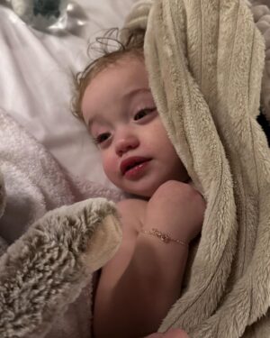 Belén Rodríguez Instagram - Tanti auguri alla bambina più incredibile che abbia mai visto. Te amo Lunita mia