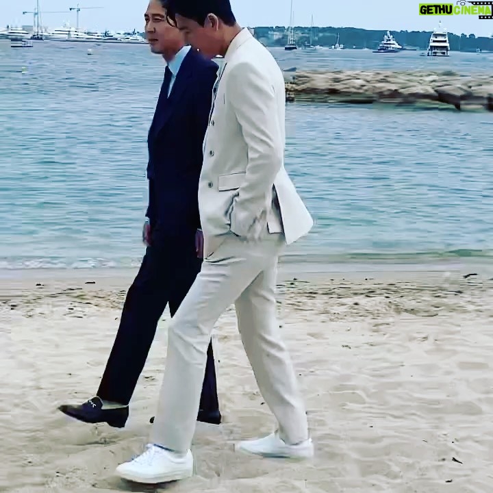 Belgin Inal - 3 Likes - Netflix serie Squid Games Acteurs met hun nieuwe film Hunt in Cannes.. Hele middag zijn we samen met ze aan het BBQ gezeten, ontzettend leuke acteurs. @squidgamenetflix #squidgame #cannes