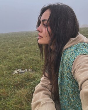 Belgin Şimşek Instagram - Çiğ yağıyor 🐛🍀