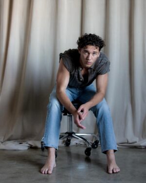 Belmont Cameli Instagram - I hope this email finds you well! 

photo: @mekhiturner
hmu: @remba_ 
style: my jeans