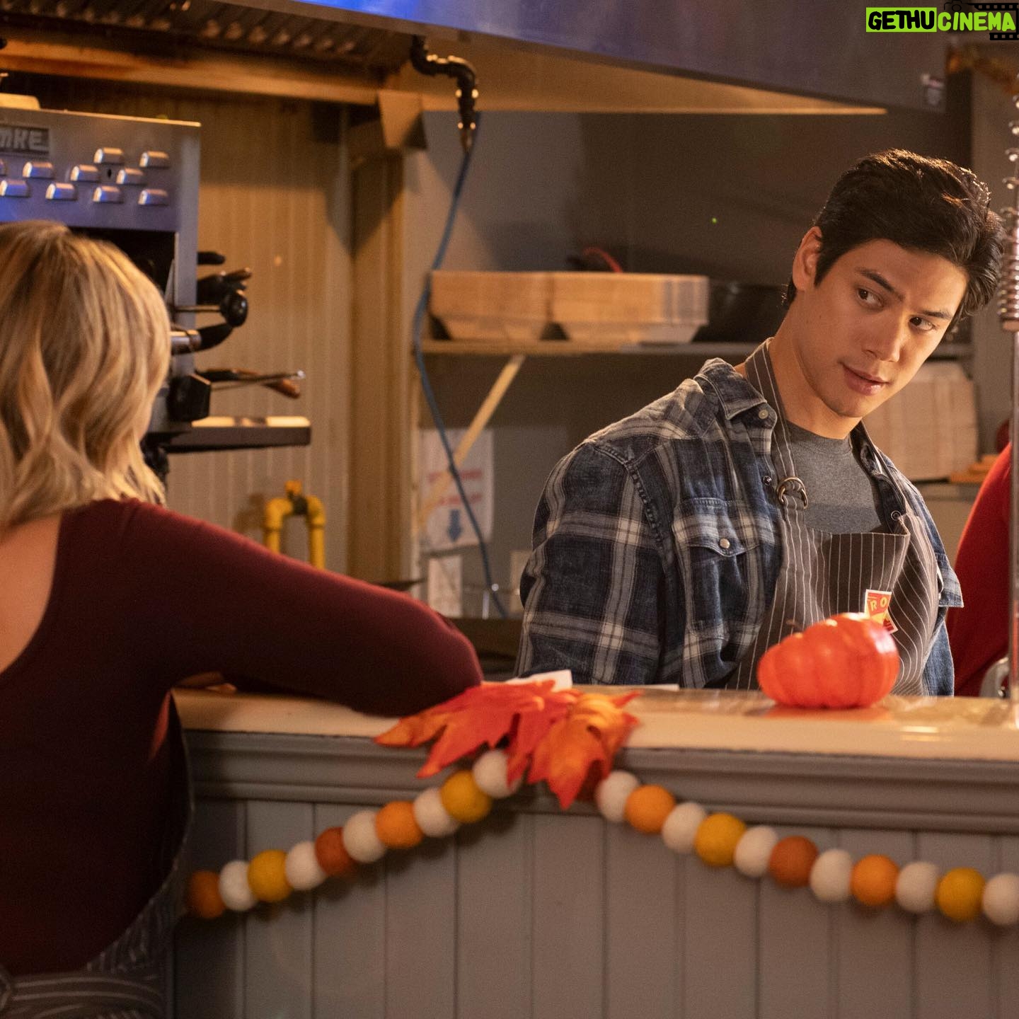 Ben Levin - 4.4K Likes - TONIGHT! Get ready for those holiday Feeeels.... our sweet film Turkey Drop premieres on @freeform at 9p/8c. And will be avail on Sunday for streaming on @hulu .
.
I loved working with this amazing team.
so excited for you to see what we cheffed up this fall 🦃 happy thxgiving
#turkeydrop #freeform @25days