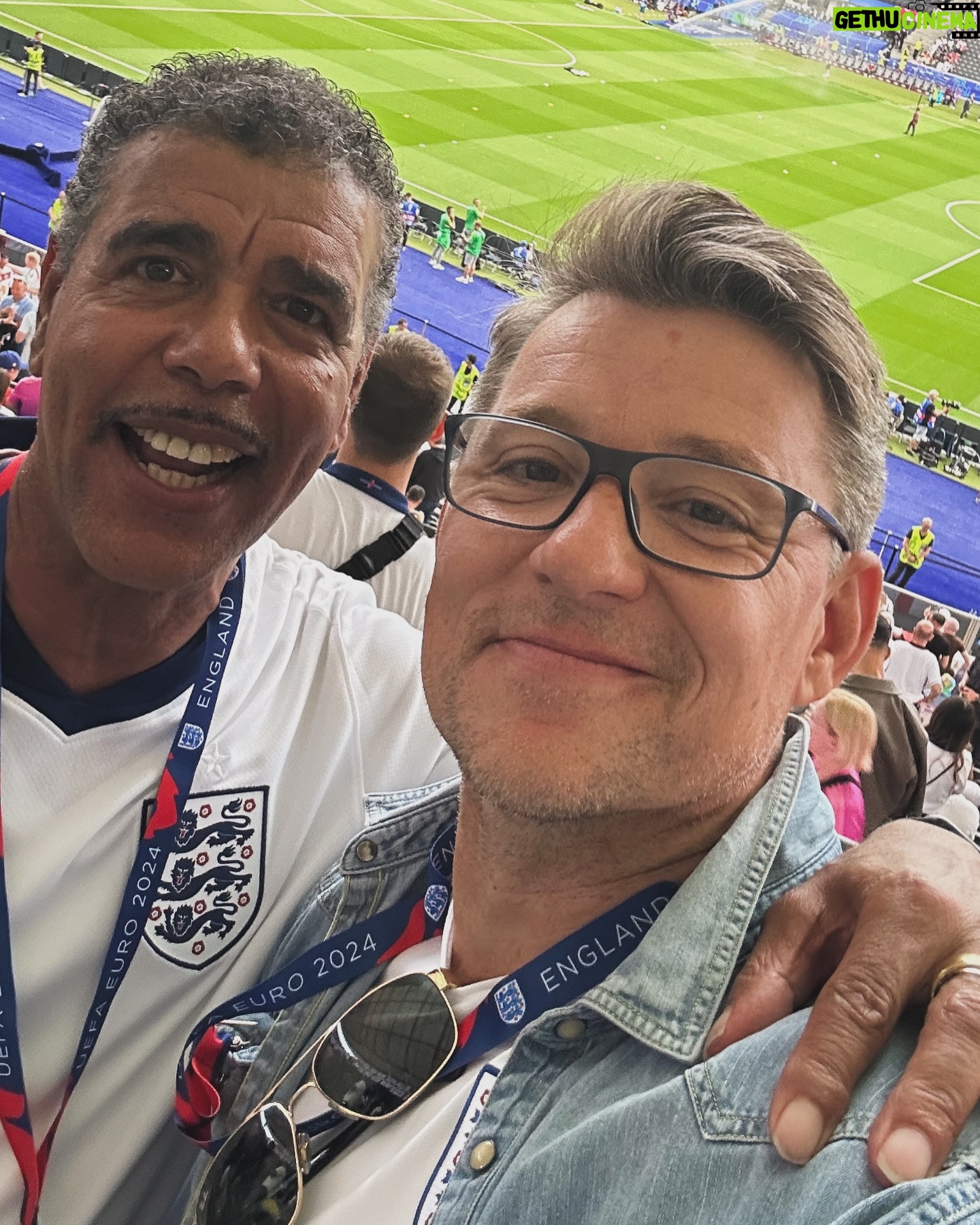 Ben Shephard - 17.2K Likes - Right so itās Iāve just found out itās #WorldFriendshipDay and as @ITV are continuing their brilliant #BritianGetTalking campaign to help us all with our mental health - nothing better than a chat with a mate to get things off your chest, so with that in mind @chris_kammy how about we go an a mate date - reminisce over the Euros and start planning for next season?? #COYI āļøāļøāļø #TakeAMateOnADate