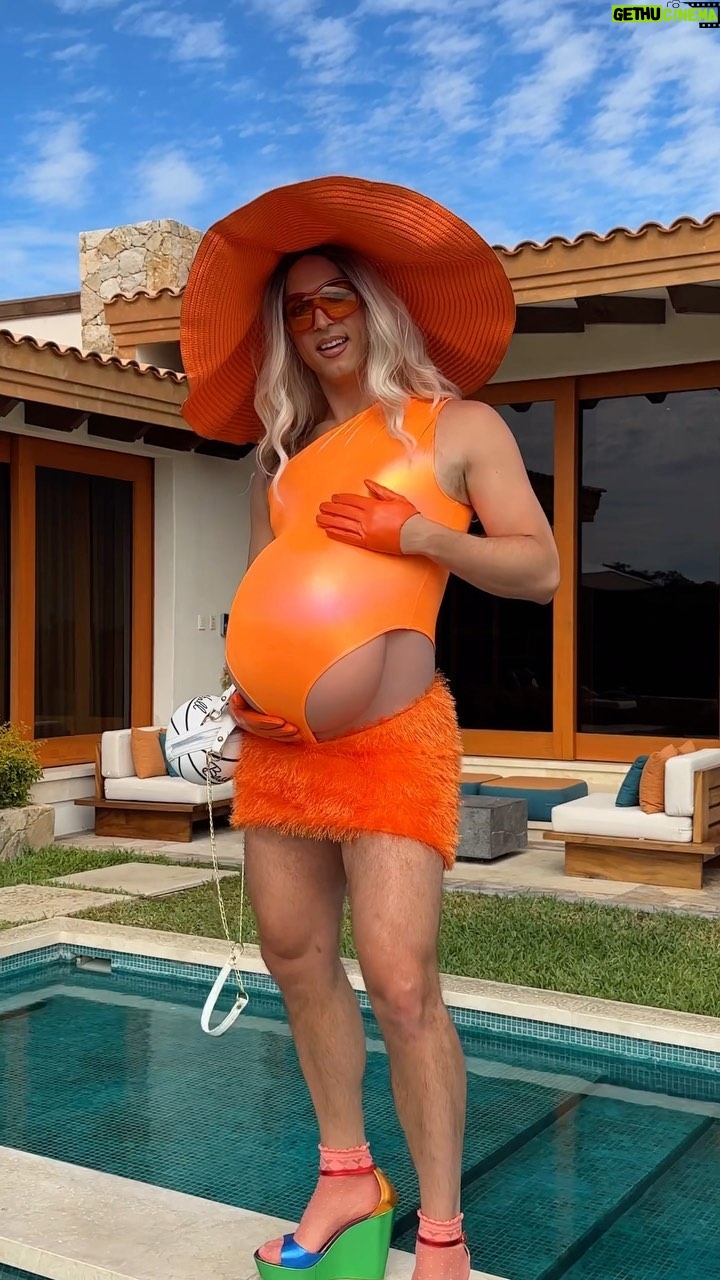 Benito Skinner - 82.1K Likes - ¡Bienvenidos! Let Deliverance Richards show you around a new listing in Cabo !!🤰🏼🌴👙