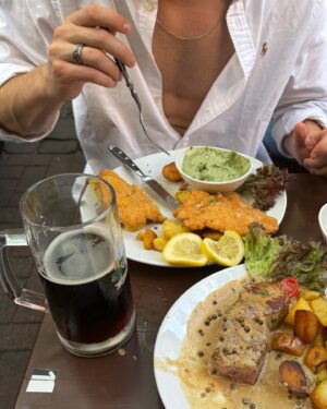Benito Skinner Instagram - Hot summer (pork) nights 😊