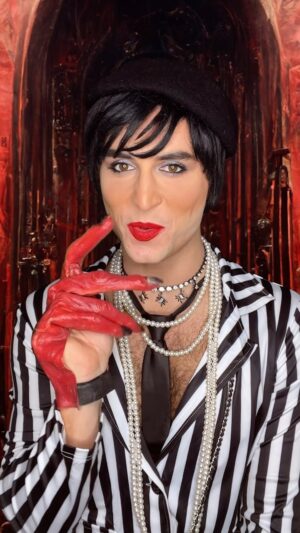 Benito Skinner Instagram - HAPPY HALLOWEEN DOLLS!!!!! 👹👹