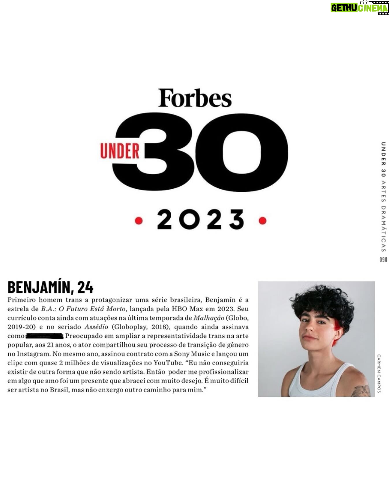 Benjamin Damini - 3 Likes - e esse presente de natal aqui? 😮💨🥹
to na @forbesbr #Under30 desse ano e fiquei feliz demais quando vi meu nome junto ao de tantas pessoas que fazem um trabalho muito massa, senti que meu trabalho é massa também e é bom sentir isso. que a vida me permita continuar trabalhando com o que amo, tem sido uma jornada e tanta e sou muito grato aos caminhos que me levaram até a arte e a tantas pessoas que alimentaram esse desejo e esse amor em mim, em especial minha mãezinha que me acompanhava pra cima e pra baixo teste atrás de teste sempre presente sempre suporte e nenhuma palavra dimensiona o valor que eu dou a isso. te amo mãe. que eu possa seguir fazendo arte por muito tempo e que vcs estejam comigo até lá, tem sido muito bom estar com vcs até aqui. meu mais sincero agradecimento a vcs e ao benjinho arteiro que continua vivo muito vivo dentro de mim :)
foto: @carmen_campos_