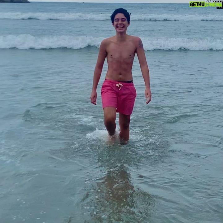 Benjamin Damini - 7.1K Likes - š feliz quadragĆ©simo segundo benversĆ”rio! š
1. celebrando com pipoca doce y afetos
2/3. @artaudog conheceu a praia e entrou no mar pela primeira vez
4/5. mulheres que amo e admiro
6. de quem serÔ o próximo ex feat. vira lata caramelo descompensado
7/8/9. memes artaudianos