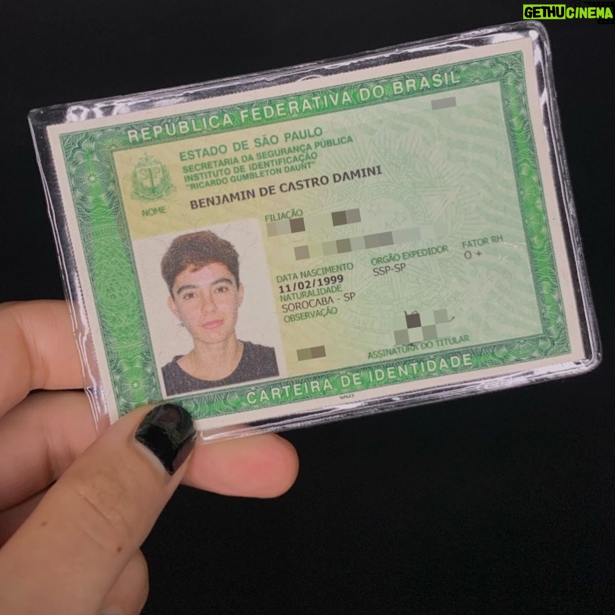 Benjamin Damini - 7K Likes - rg retificado com direito a eu bonito numa 3x4 pela primeira vez
2. já olhou pra alguém e pensou o que passa na cabeça dele?
3. o que passa na cabeça dele:
4. baby95.mp3
5. se eu fosse um caminhão eu seria esse
6. vc já viu um pombo filhote? vi um esses dias pela primeira vez e achei fei demais
7/8. transmemes de alta qualidade